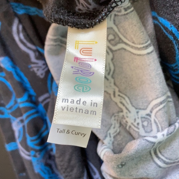 Tall and Curvy Handcuff LuLaRoe Leggings - Picture 3 of 4